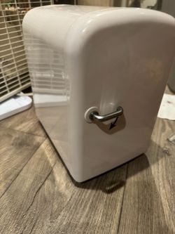 White Mini Compact Refrigerator