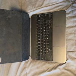 Apple iPad Magic Keyboard Case for iPad 13” (M4)