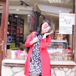 L Bright red Chinese button loose cardigan coat, elegant classical generous fashion comfortable and breathable