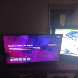 43 Inch Vizio TV 1 Week Old