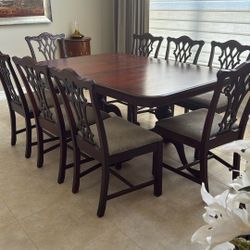 Stunning Antique Dining Table Plus Chairs
