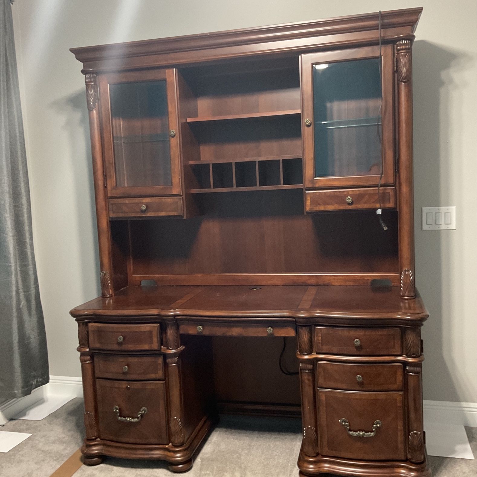 Havertys Solid Wood Desk