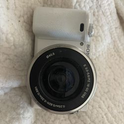 Sony Avchd 24.3 Megapixels