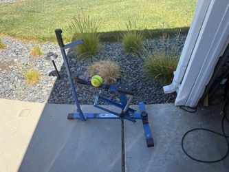 Louisville Slugger Blue Flame Pitching Machine