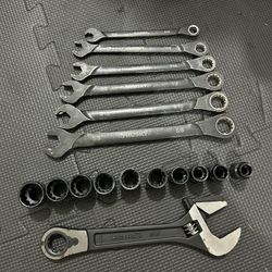 Crescent Ratchet Wrench