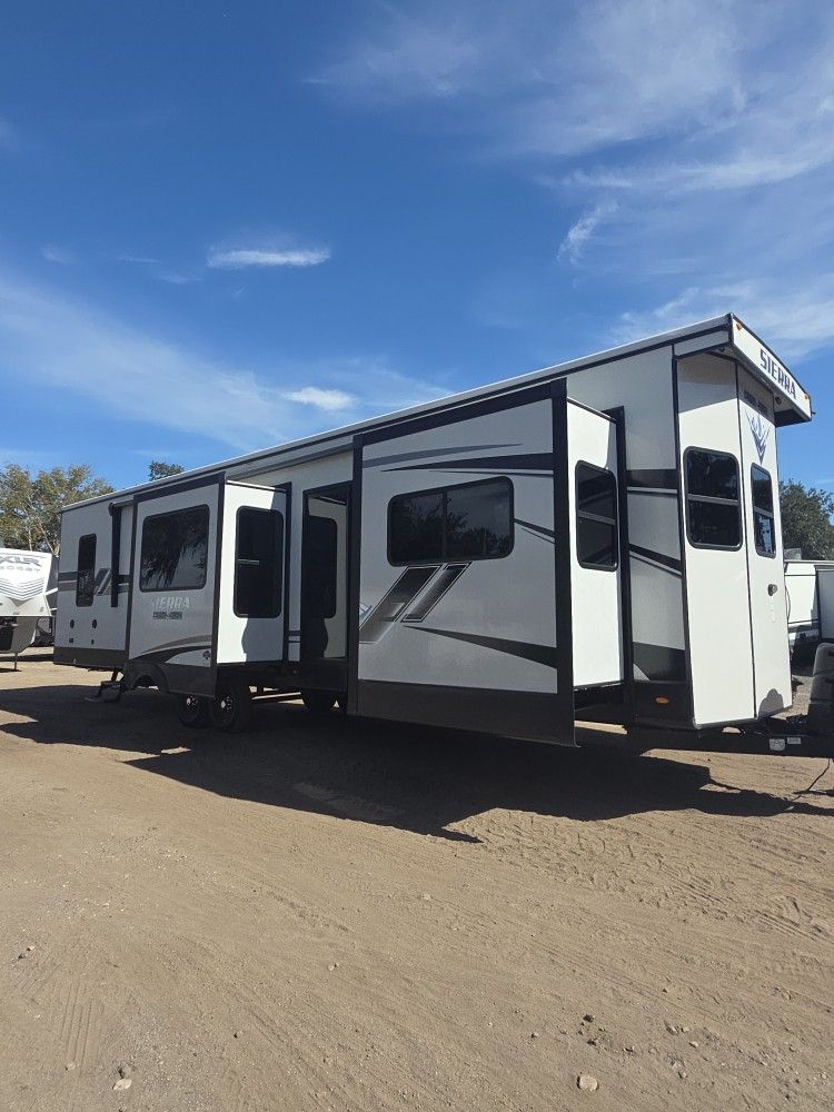 2022 Forest river Sierra 420