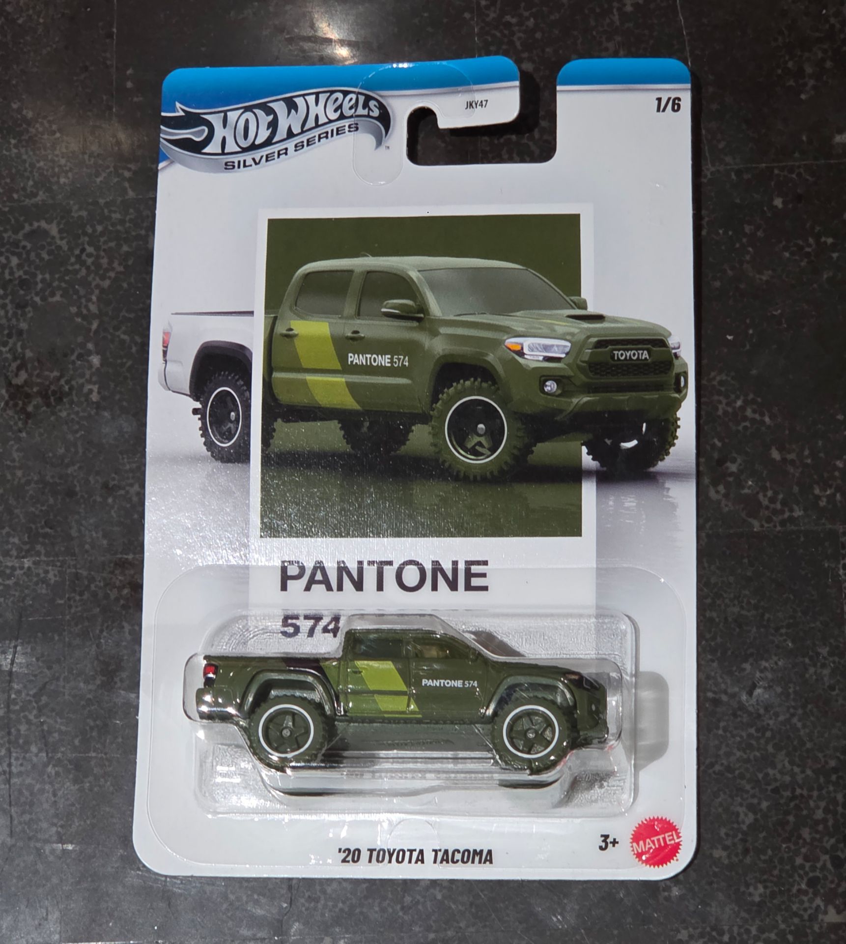 Hot wheels 2020 toyota tacoma PANTONE 574