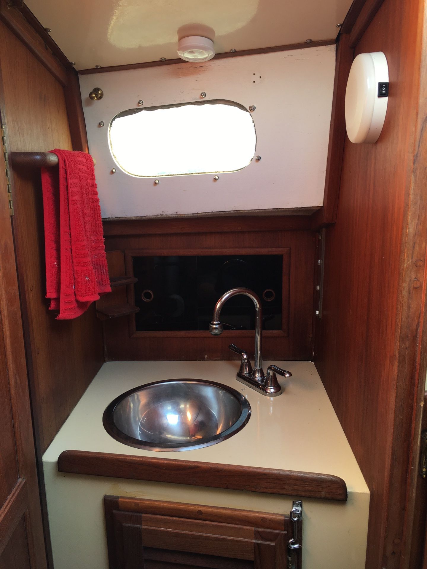 Islander 30 Bahama sailboat for Sale in Westport, MA - OfferUp