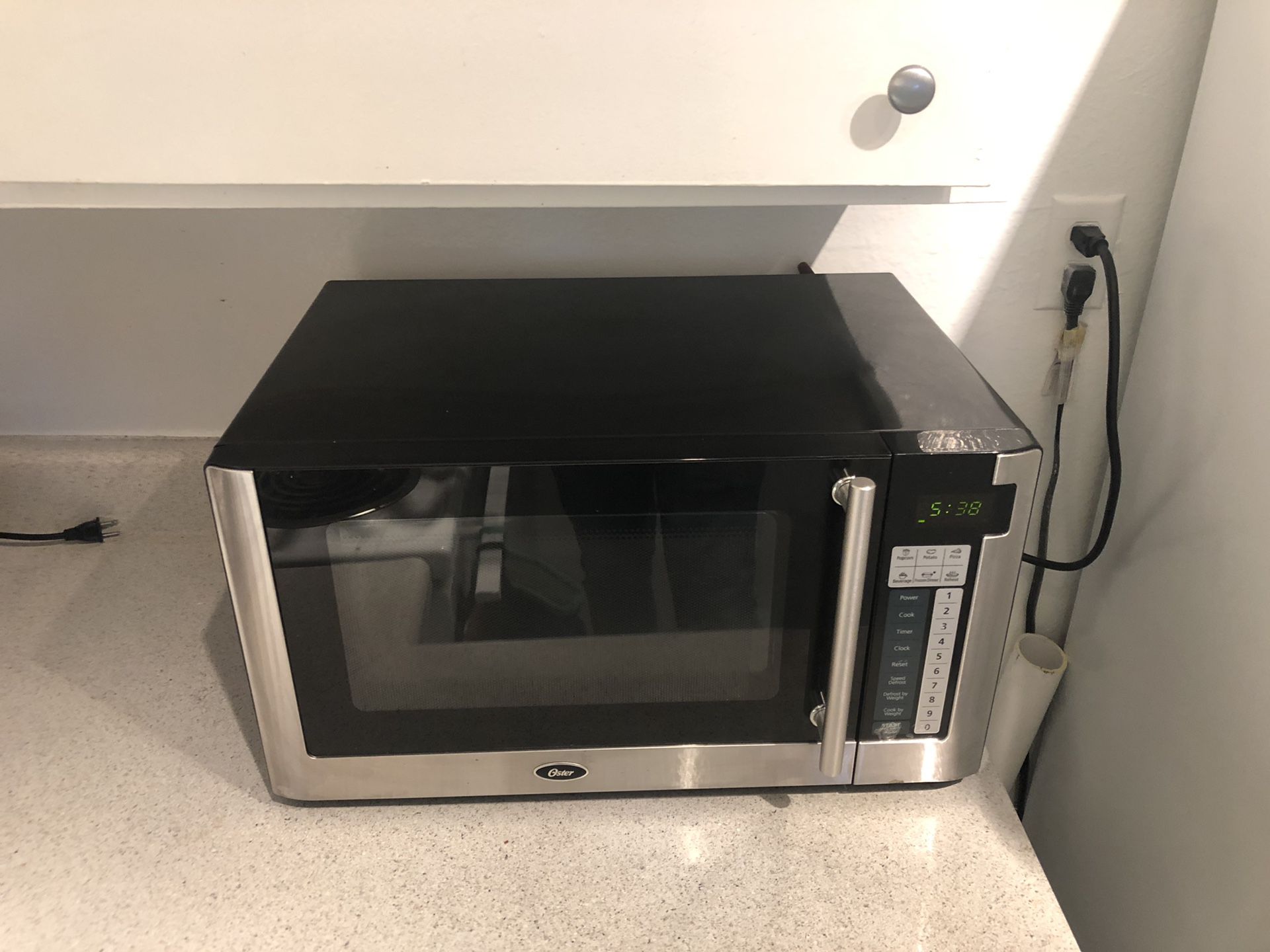 Oster 1,000W Microwave