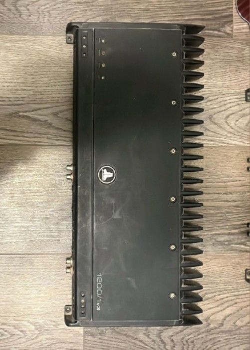 JL AUDIO AMPLIFIER 