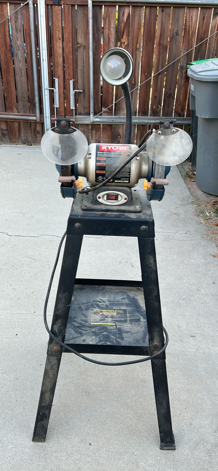 RYOBI 6" Bench Grinder 2.1 Amp Wheel Model BGH6110SB