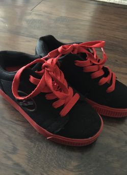 Boys size 2 heeleys