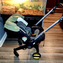 Doona Stroller/Car Seat  with base