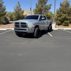 (Low miles) 2012 Dodge Ram 2500