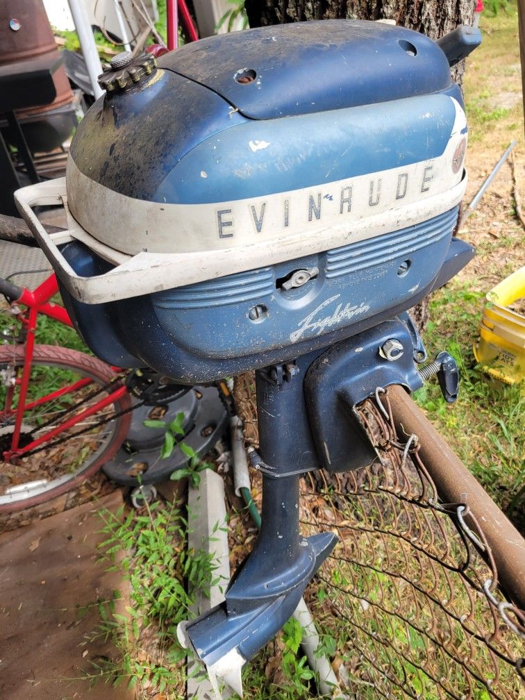 Vintage Evinrude Lightwin Three