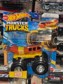 Hot Wheels Monster Trucks Oscar Mayer Wienermobile Die-Cast Car New