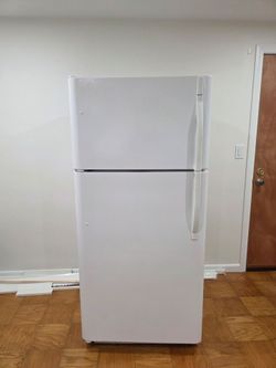 30" Large Kenmore Fridge Refrigerator