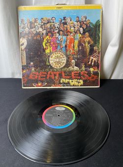 Beatles Sgt Peppers Lonely Hearts Club Band 1967 Vinyl Capitol Record SMAS-2653 (Rare Vintage Collectors Item!)