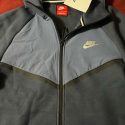Nike Tech Mens Small