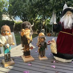 Steinbach Nutcrackers And Santa 