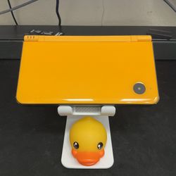 Nintendo DSi XL/32GB/2500+Games