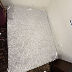 Queen Mattress Foldable