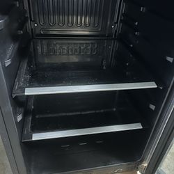 Smalll Fridge/ Wine Cooler 