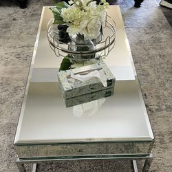 Table & mirror excellent excellent condition