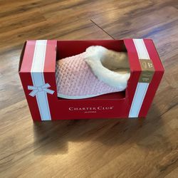 Womens Slippers Size 9/10 Pink