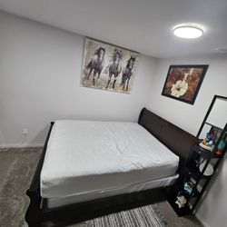 Queen Bed Set for Sale – $700 (Complete Set!)