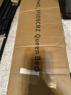 Queen bed frame new/ cama