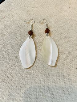 Mother Of Pearl And Rudraksh Earrings 