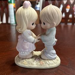 Precious Moments Figurines 