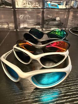 Bundle of 5 Oakley Minute Sunglasses – Matte Black & Silver Frames ($180 Lot Deal)