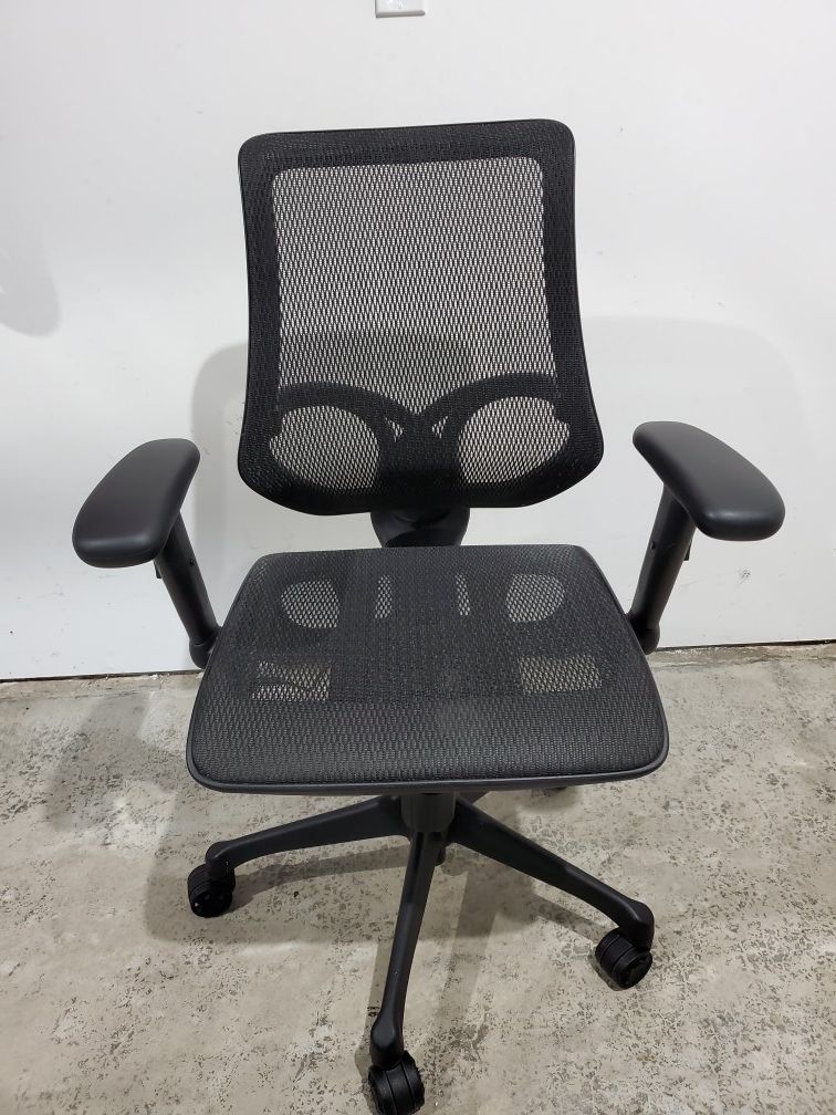 Workpro 1000 Series Mesh Chair for Sale in Shoreline, WA OfferUp