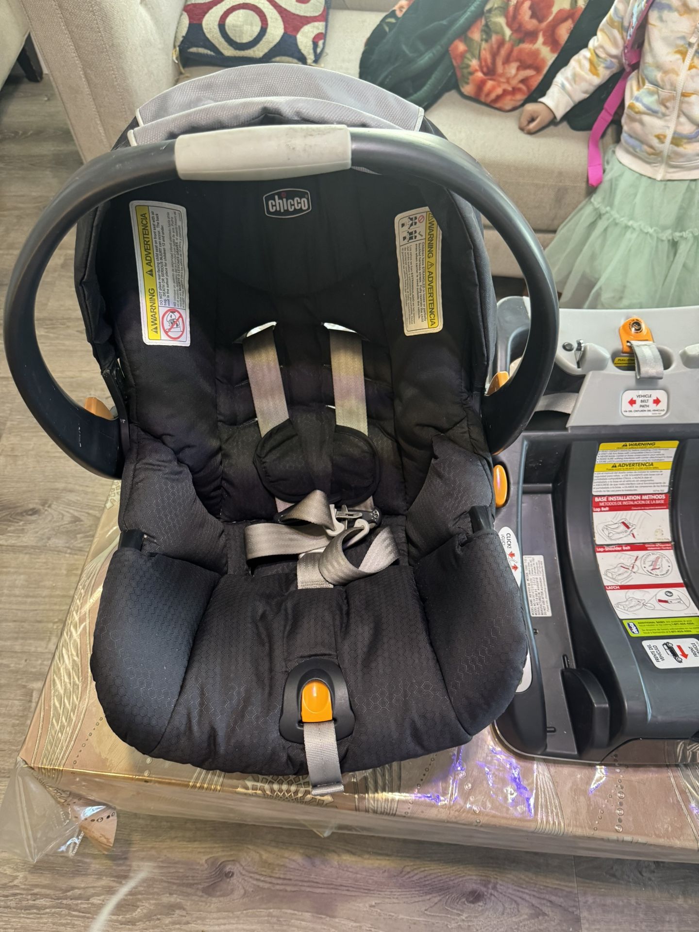 Used Good Chicco Keyfit Car Seat With Base