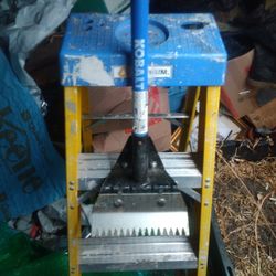 4 Foot Kobalt Tear Off Shovel 