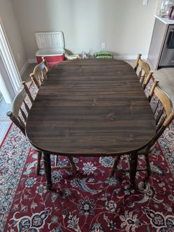 Dinning table set + carpets