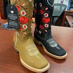 Nuevas botas vaqueras de piel para mujer