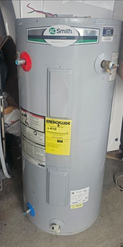 A.O. SMITH SIGNATURE ELECTRIC WATER HEATER....40 GALLON.....USED....$ 180