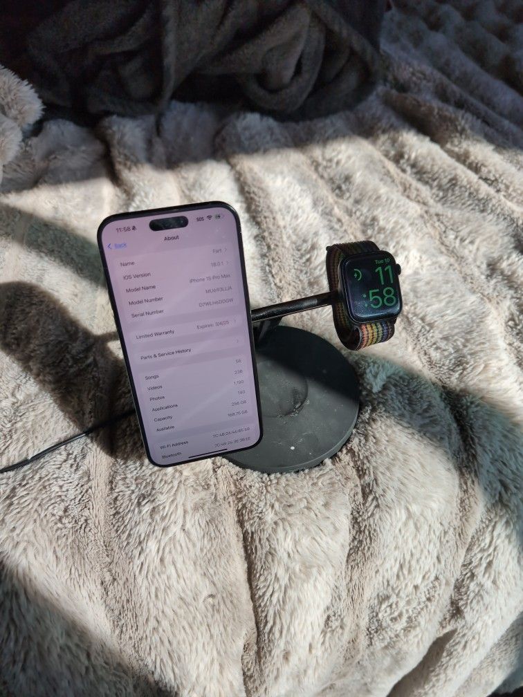 iPhone 15 Pro Max 256 Gig w/ Apple Watch 6 45mm