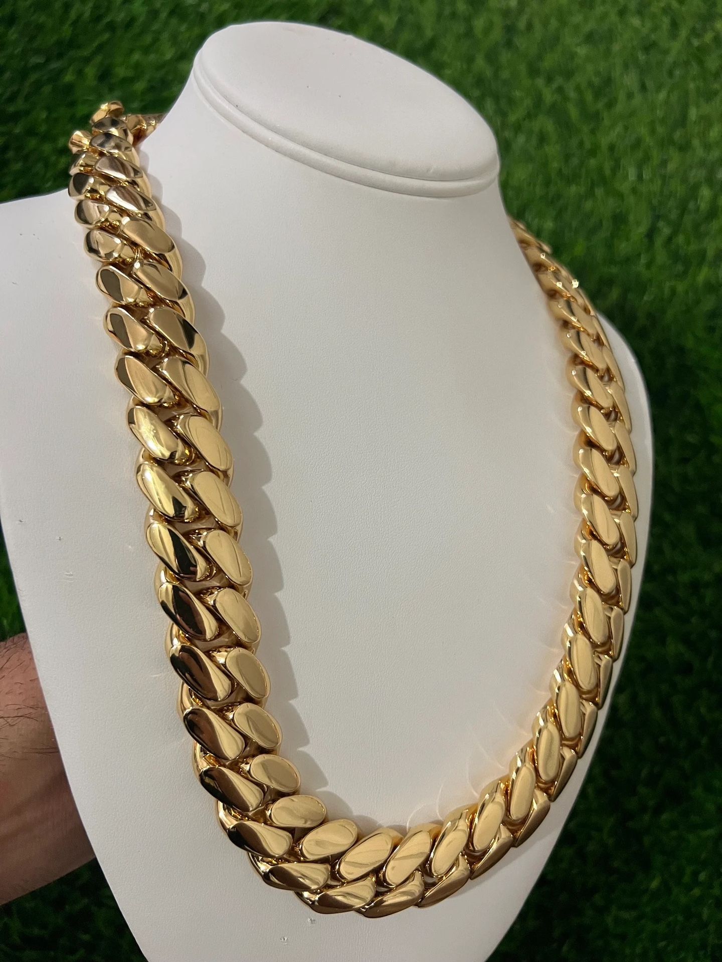 🔥🔥 Cz Diamond Miami Cubian Chain Stamp 14k Gold  Plated 5X Layered steel Won't tarnish or fade  for  long time 12mm Thick 24”🔥🔥