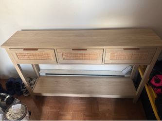 Entry way table