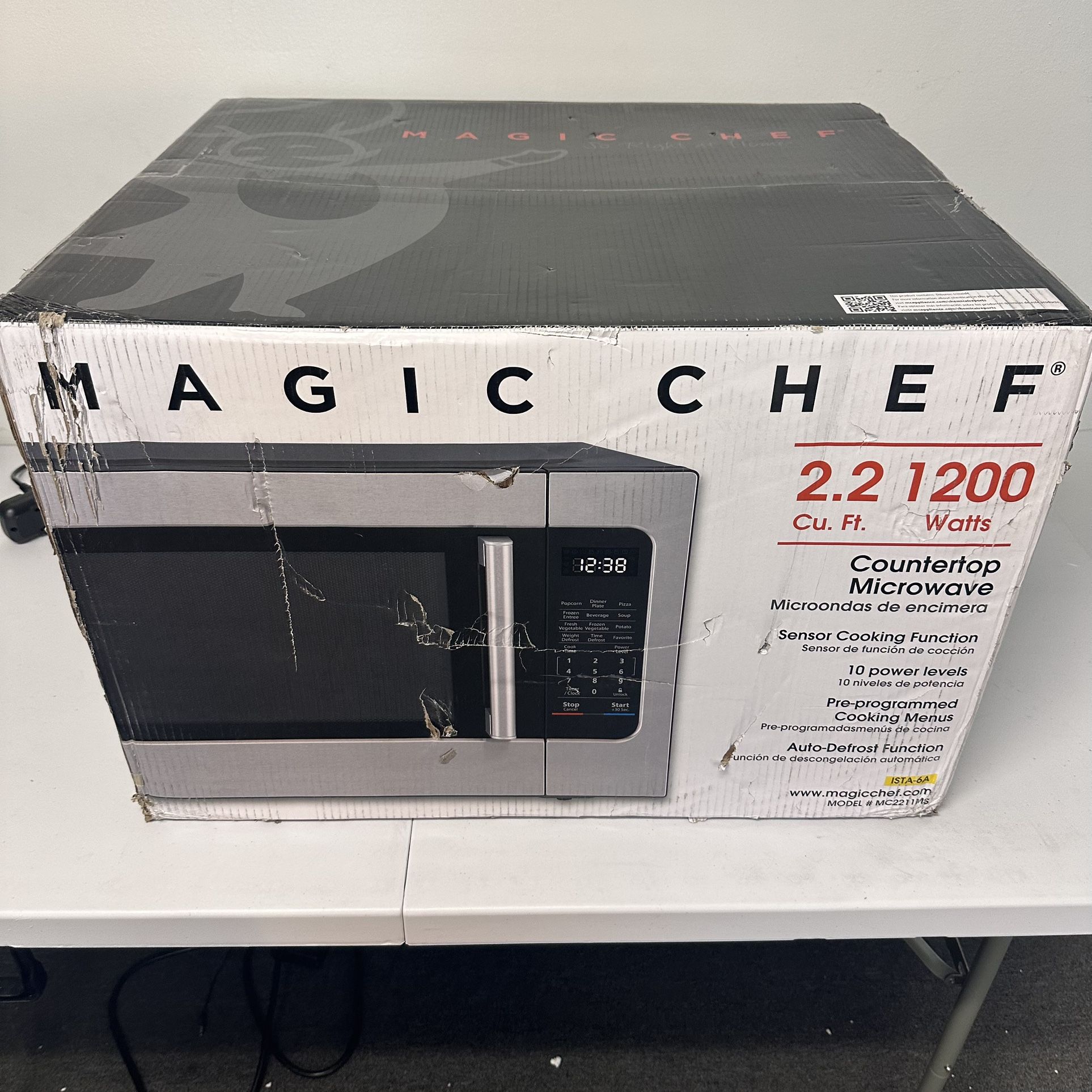 Magic Chef 2.2 cu ft Countertop Microwave Ovens in Silver Stainless Steel