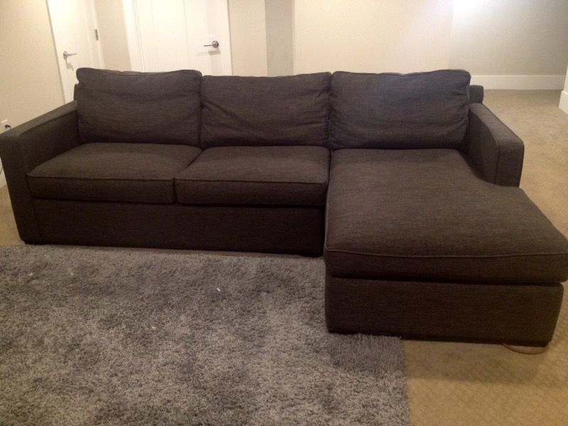 Crate and Barrel Davis 2-Piece Sectional Couch. Fabric: Darius Ash. 6 months old. EXCELLENT condition.