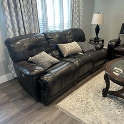 Furniture\Couch and Table 