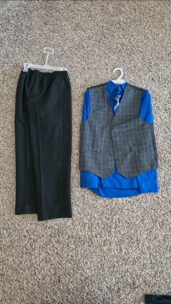 Boys suit size 12