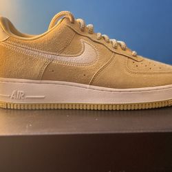 (NEW) Nike Air Force 1 Low 07 LV8