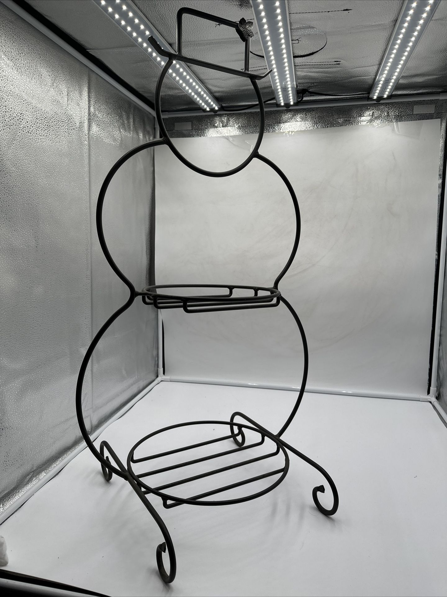 Longaberger Foundry Collection Wrought Iron 32" tall Snowman Basket Stand