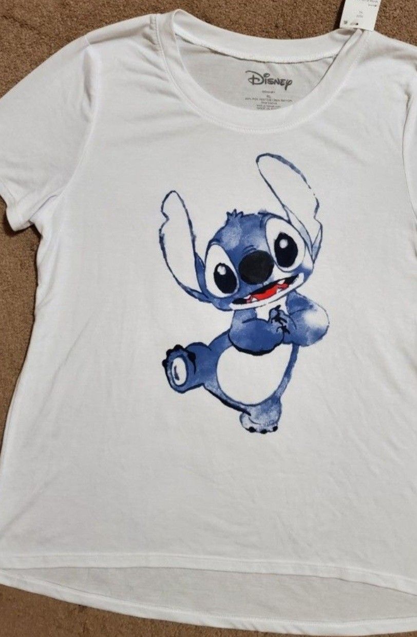 💙 BRAND NEW Stitch top Size XL